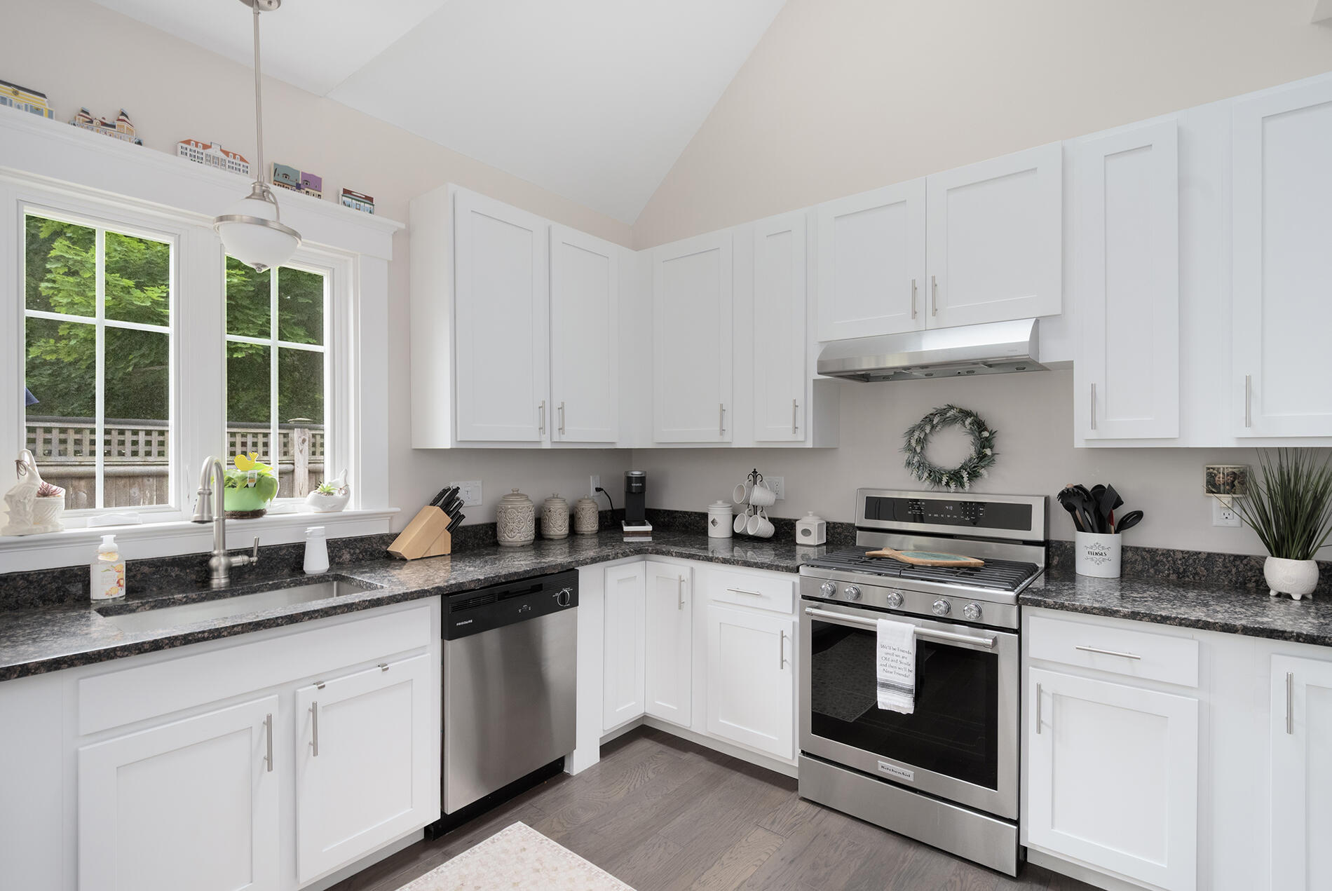 675 Main Street, Unit C1 Cotuit, MA 02635 - Photo 14 of 38 DSC_9627