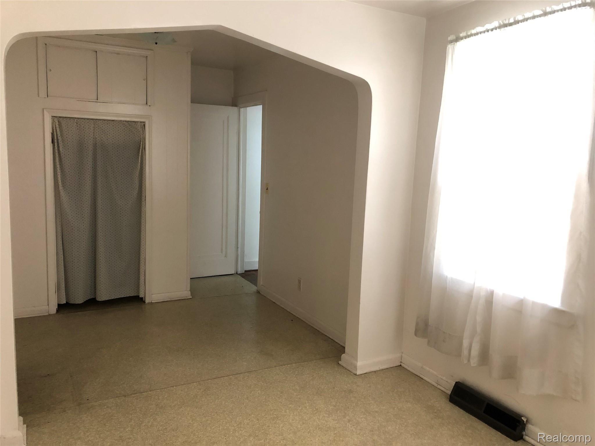 22756 Rausch Avenue Eastpointe, MI 48021 - Photo 12 of 19 IMG_6929.jpeg