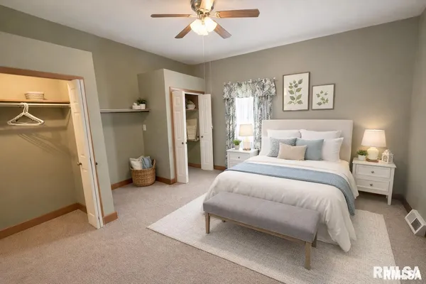 $154,990 | 130 East Maple Street, Roseville, IL 61473
