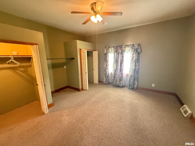 $154,990 | 130 East Maple Street, Roseville, IL 61473