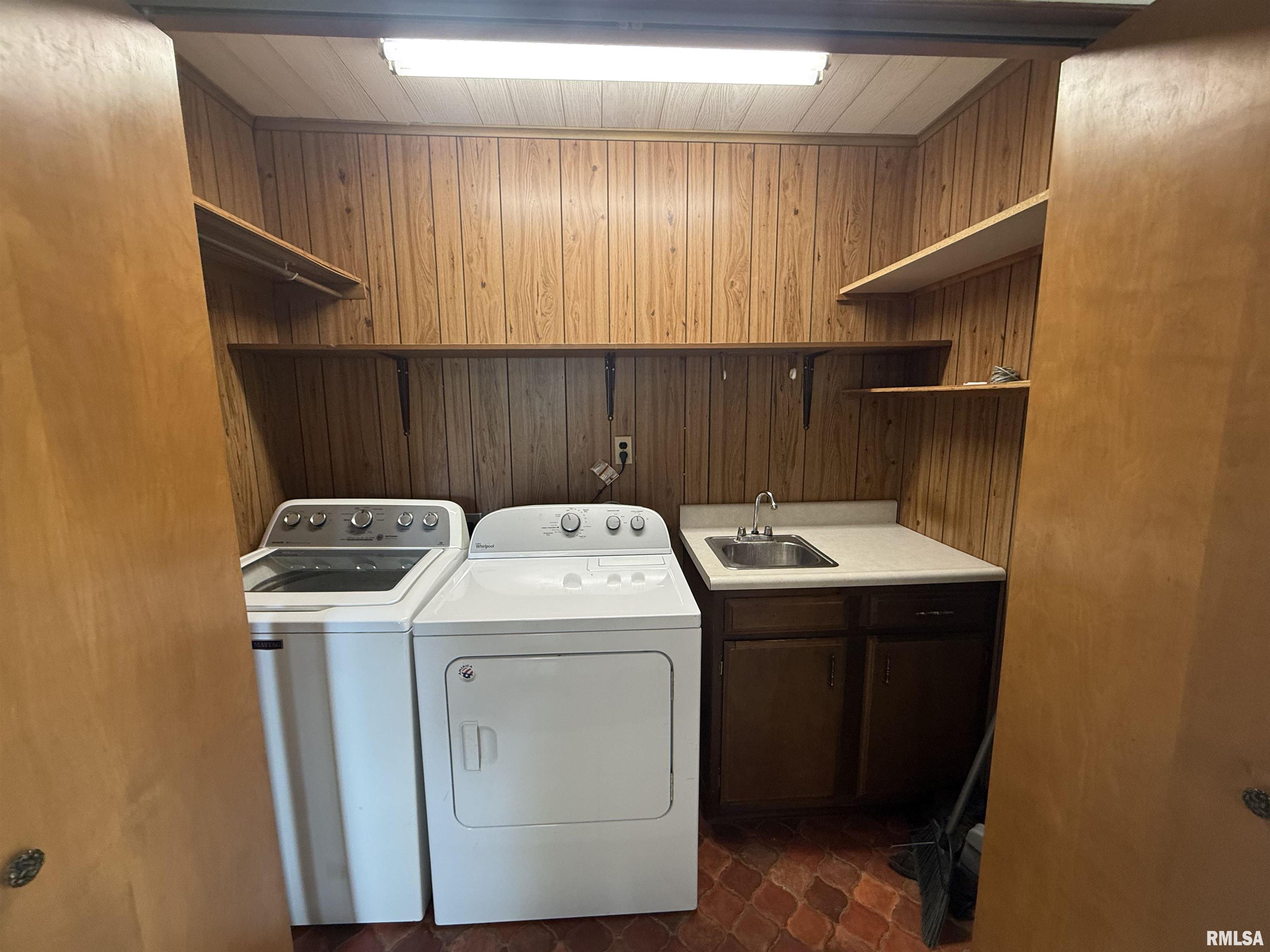 130 East Maple Street Roseville, IL 61473 - Photo 23 of 41