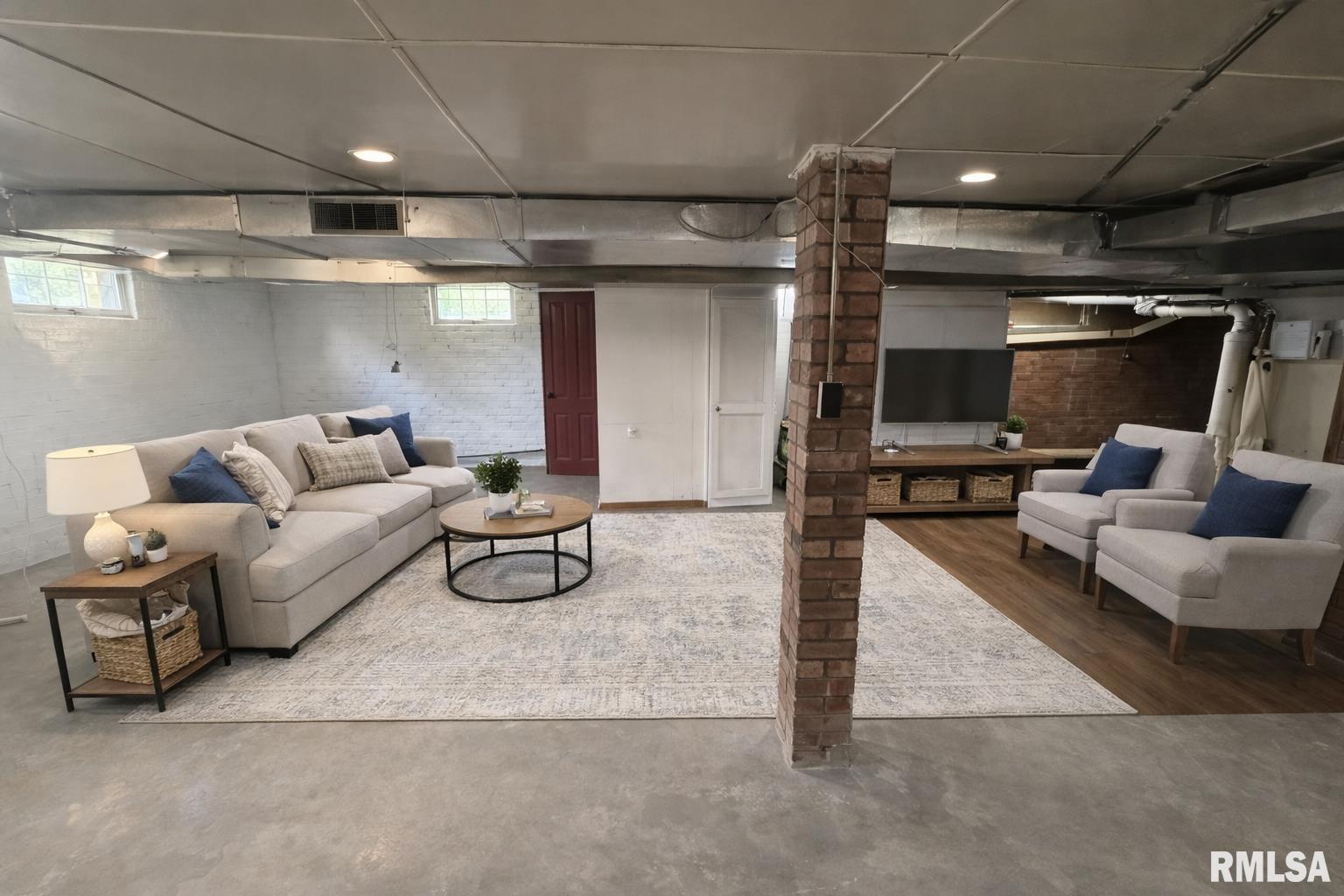 130 East Maple Street Roseville, IL 61473 - Photo 26 of 41