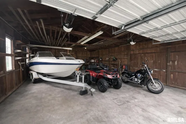 $154,990 | 130 East Maple Street, Roseville, IL 61473