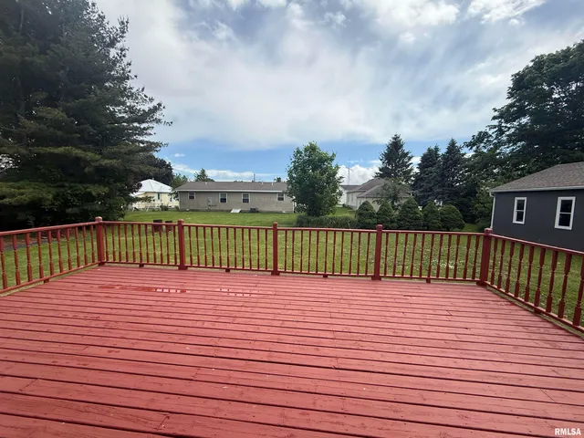 $154,990 | 130 East Maple Street, Roseville, IL 61473