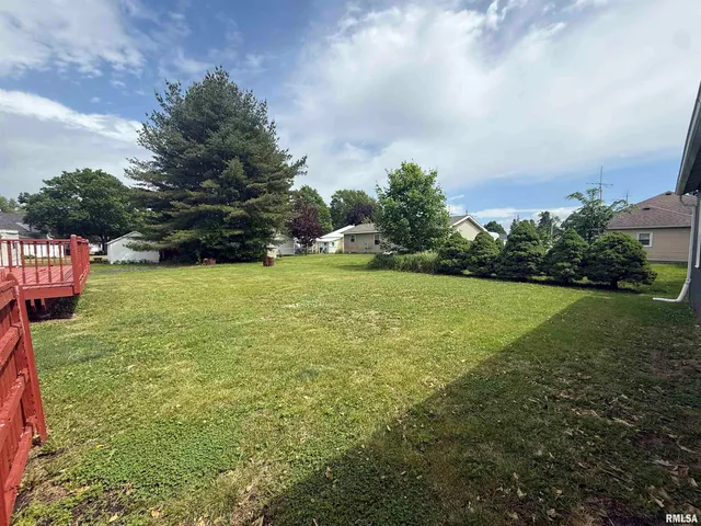 $154,990 | 130 East Maple Street, Roseville, IL 61473