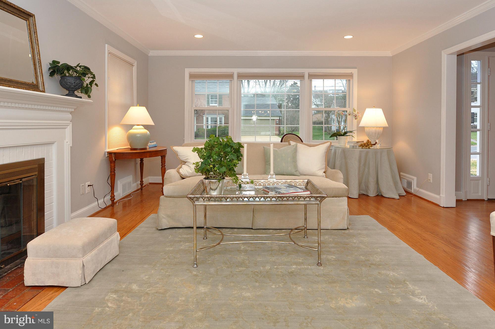 8046 Glendale Road Chevy Chase, MD 20815 - Photo 5 of 30 Living Room