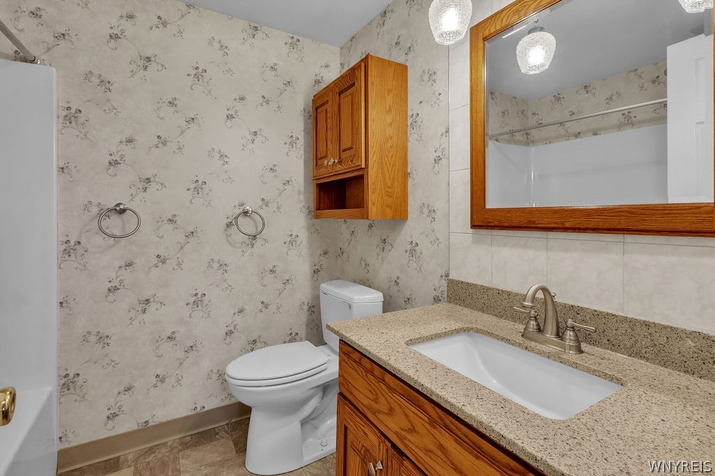 4755 Chestnut Ridge Road, Unit 9 Amherst, NY 14228 - Photo 28 of 46 Main bathroom