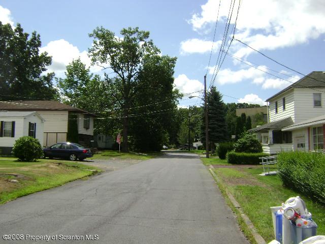 706 Edgebrook Drive Moosic, PA 18507 - Photo 3 of 14 Gallery Image 3