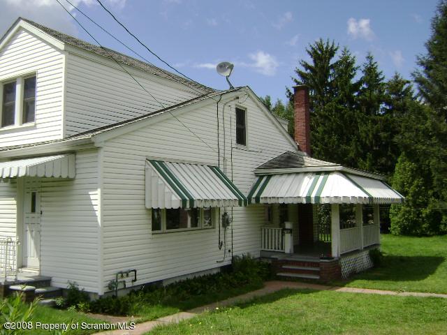 706 Edgebrook Drive Moosic, PA 18507 - Photo 4 of 14 Gallery Image 4
