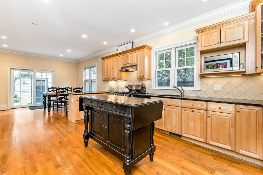 44 Marion Road Watertown, MA 02472 - Photo 24 of 42