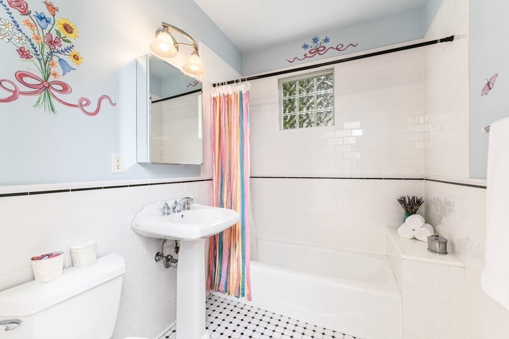 44 Marion Road Watertown, MA 02472 - Photo 31 of 42