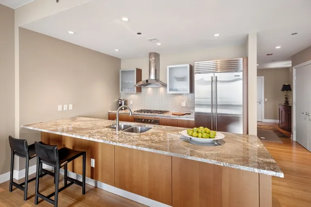 $1,295,000 | 340 East Randolph Street, Unit 5504, Chicago, IL 60601