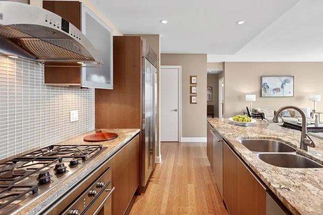 $1,295,000 | 340 East Randolph Street, Unit 5504, Chicago, IL 60601