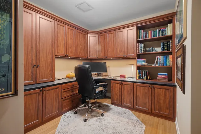 $1,295,000 | 340 East Randolph Street, Unit 5504, Chicago, IL 60601