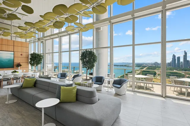 $1,295,000 | 340 East Randolph Street, Unit 5504, Chicago, IL 60601