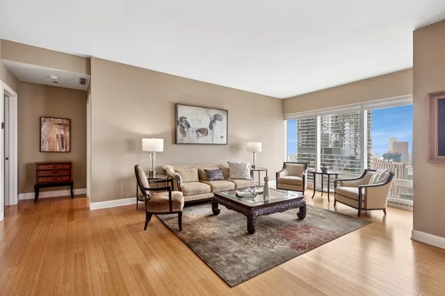 $1,295,000 | 340 East Randolph Street, Unit 5504, Chicago, IL 60601