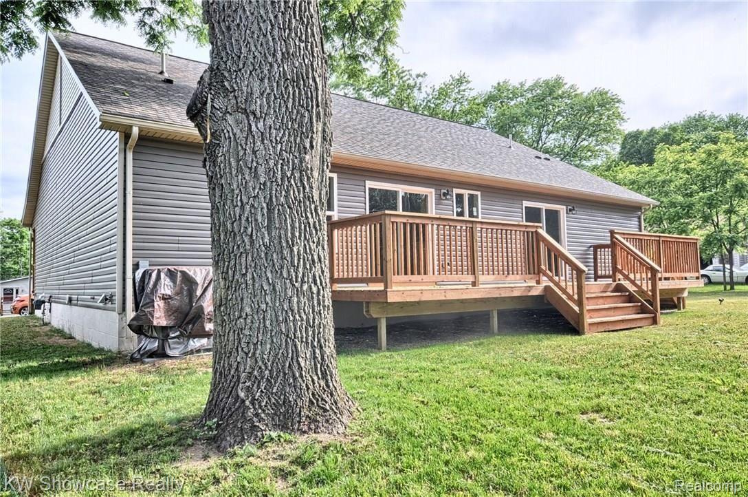 554 Snyder Road Highland, MI 48357 - Photo 28 of 32 Rear_3rd_View.jpg