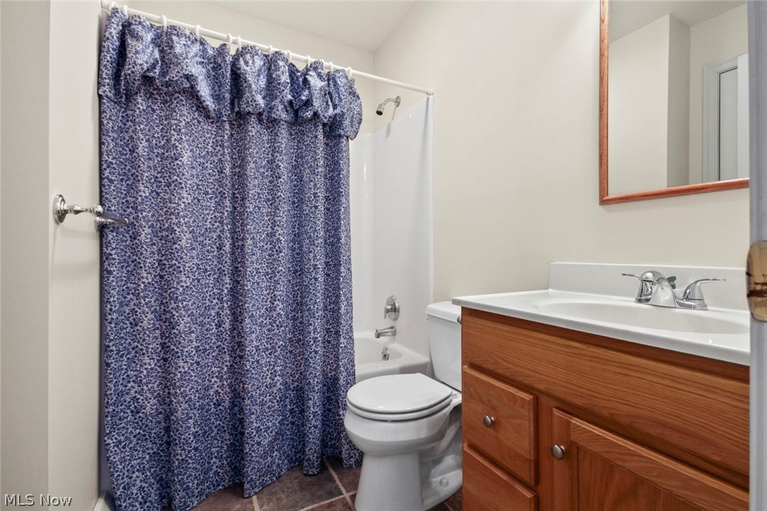 163 Mathews Road, Unit A Youngstown, OH 44512 - Photo 5 of 14 Gallery Image 5