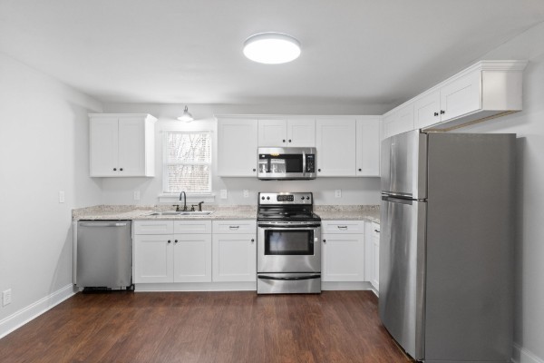 136 West Rossview Road, Unit A Clarksville, TN 37040 - Photo 7 of 17 Gallery Image 7
