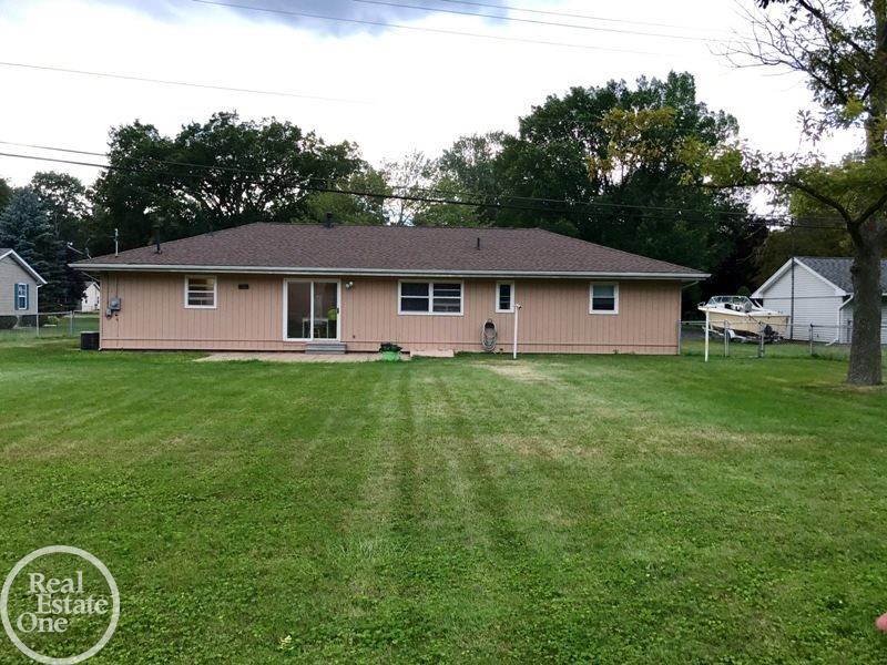 3576 Angus Road Fort Gratiot, MI 48059 - Photo 5 of 47 31328921-4.JPG