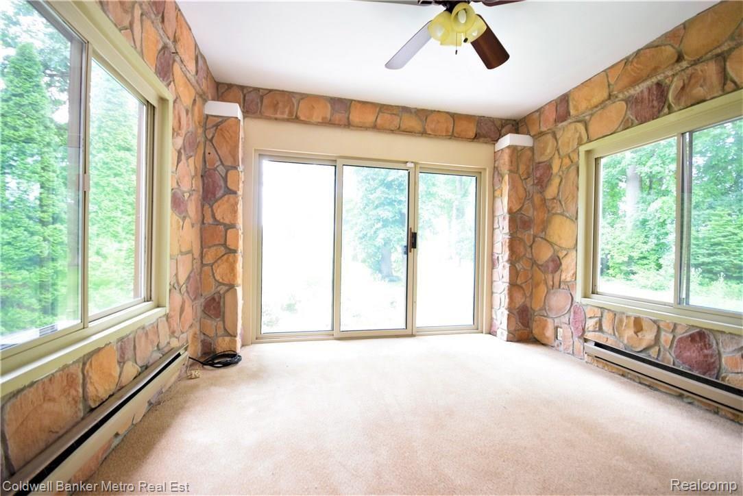17731 Hamilton Road Highland Park, MI 48203 - Photo 17 of 68 Bright, relaxing sunroom