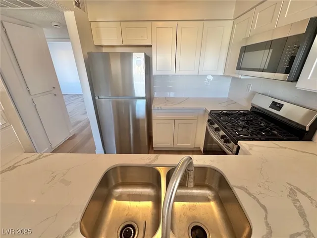 $1,800 | 1424 Santa Anita Drive, Unit D, Las Vegas, NV 89119