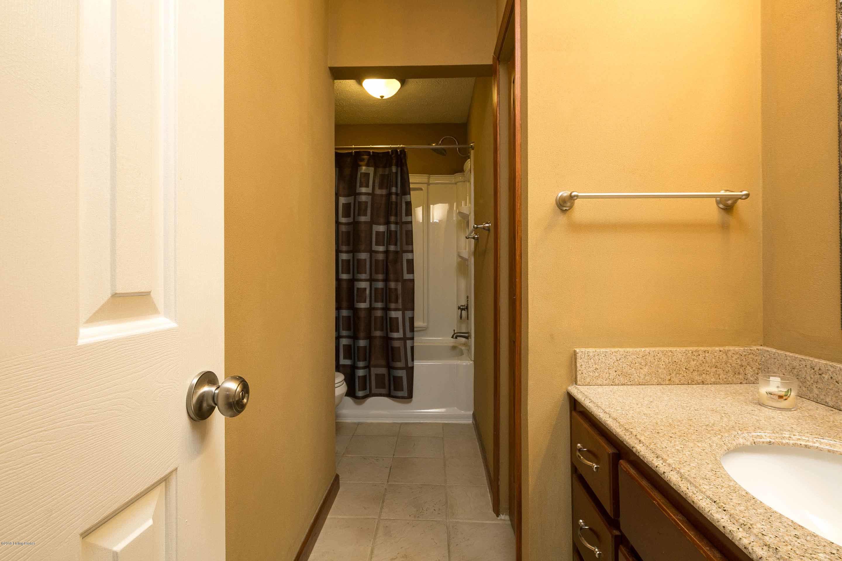 240 Travis Road Shepherdsville, KY 40165 - Photo 48 of 59 43