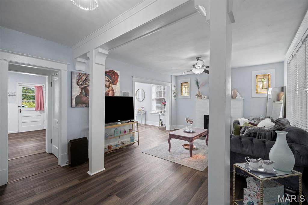 8303 Jackson Street St. Louis, MO 63114 - Photo 4 of 39