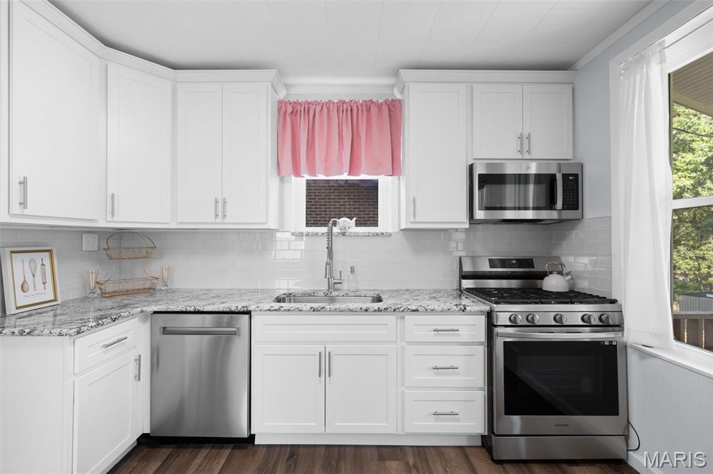 8303 Jackson Street St. Louis, MO 63114 - Photo 10 of 39