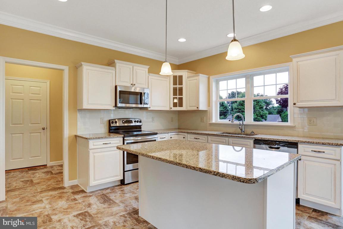 2 Sensenich Drive, Unit 7 Lititz, PA 17543 - Photo 6 of 21 Gallery Image 6