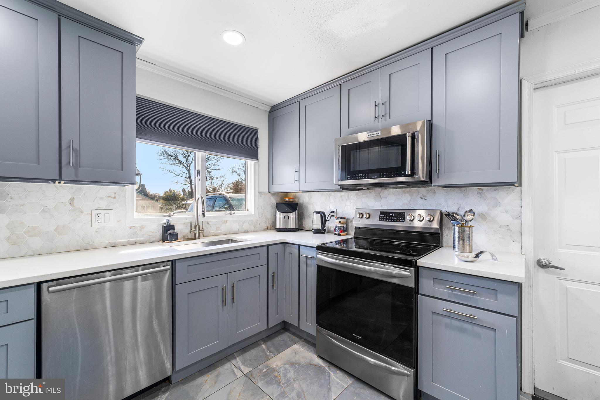 59 Four Leaf Road Levittown, PA 19056 - Photo 11 of 27 Gallery Image 11