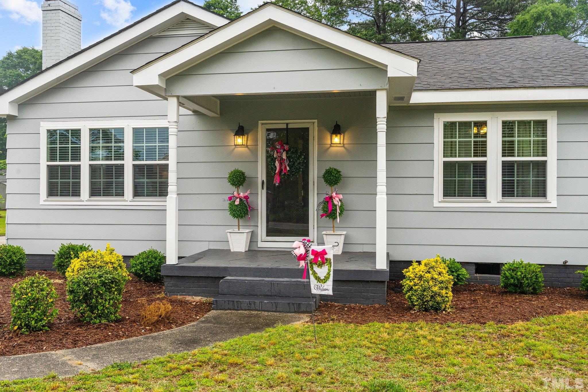 902 Raleigh Road Clinton, NC 28328 - Photo 3 of 39 Gallery Image 3
