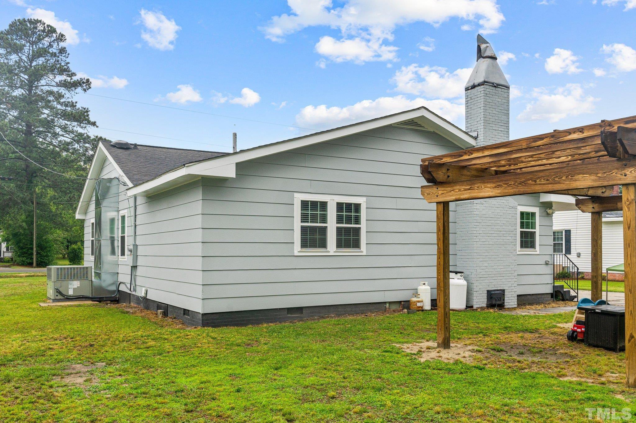 902 Raleigh Road Clinton, NC 28328 - Photo 34 of 39 Gallery Image 34
