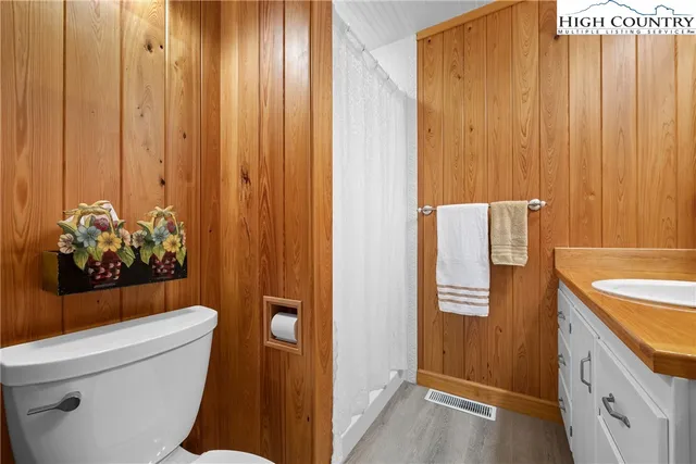 $499,000 | 121 Hollow Tree Road, Beech Mountain, NC 28604