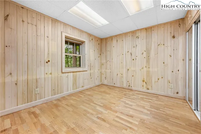 $499,000 | 121 Hollow Tree Road, Beech Mountain, NC 28604