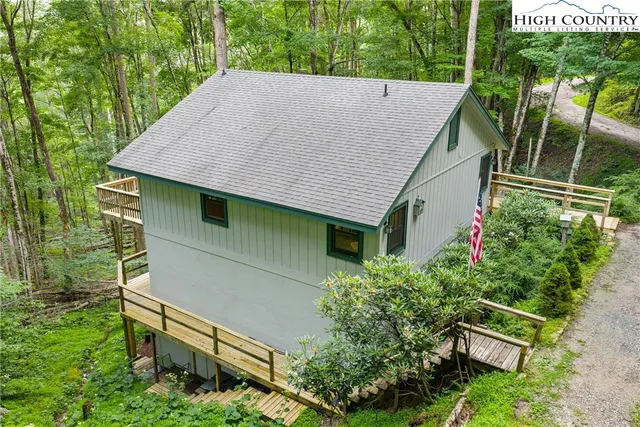 $499,000 | 121 Hollow Tree Road, Beech Mountain, NC 28604
