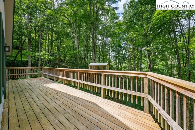 $499,000 | 121 Hollow Tree Road, Beech Mountain, NC 28604