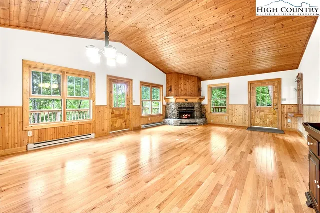 $499,000 | 121 Hollow Tree Road, Beech Mountain, NC 28604