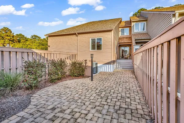 $2,400 | 4000 Fairway Lakes Drive, Myrtle Beach, SC 29577