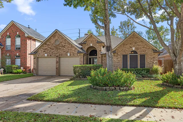 $2,400 | 17219 Crown Meadow Court, Houston, TX 77095