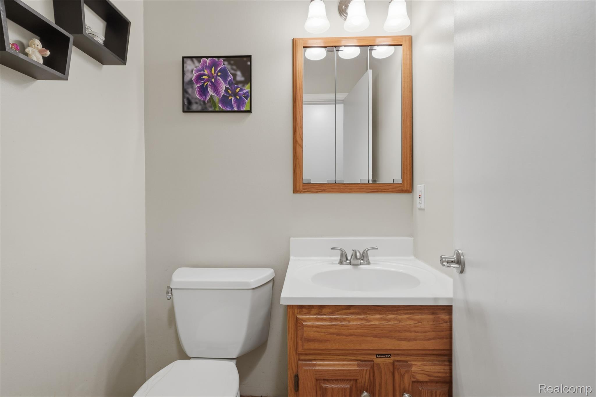 18461 Gill Road Livonia, MI 48152 - Photo 15 of 39 19.jpg