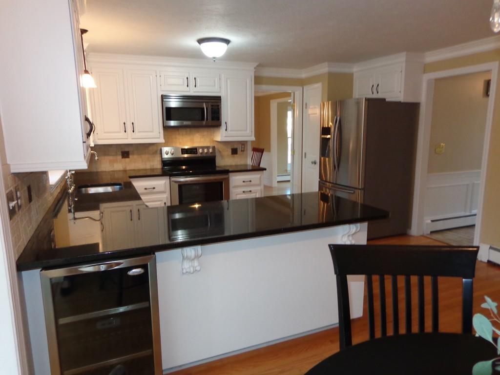 33 Robin Road Norfolk, MA 02056 - Photo 5 of 24 Gallery Image 5