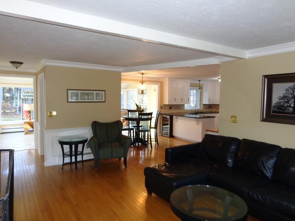 33 Robin Road Norfolk, MA 02056 - Photo 7 of 24 Gallery Image 7