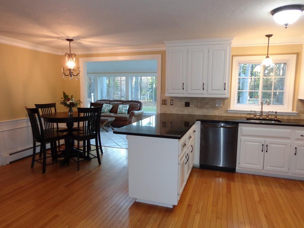 33 Robin Road Norfolk, MA 02056 - Photo 8 of 24 Gallery Image 8