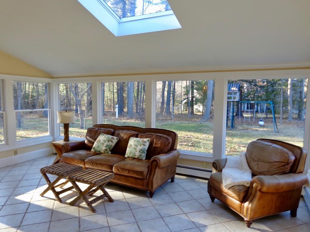 33 Robin Road Norfolk, MA 02056 - Photo 9 of 24 Gallery Image 9