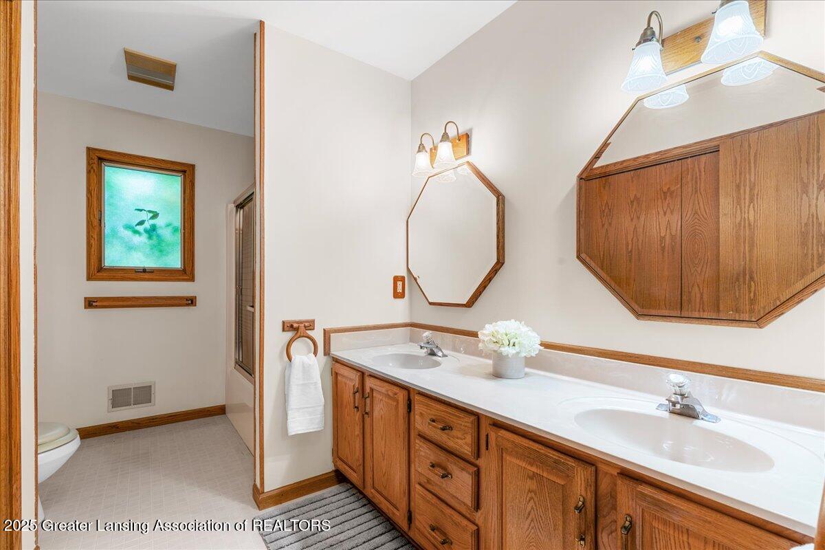 4240 Dell Road Lansing, MI 48911 - Photo 33 of 90 50-Media Jett - 42