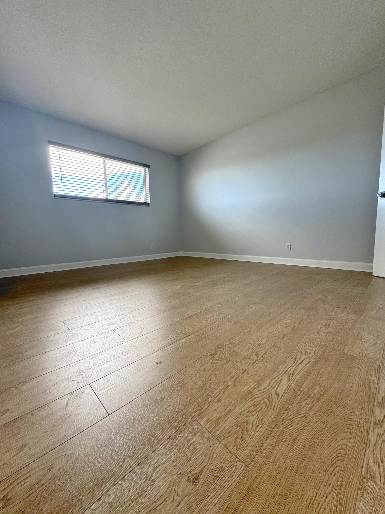1501 Crescent Circle, Unit E45 Lake Park, FL 33403 - Photo 11 of 21 54AEFFFD-BE78-4D98-B403-DF154D690361