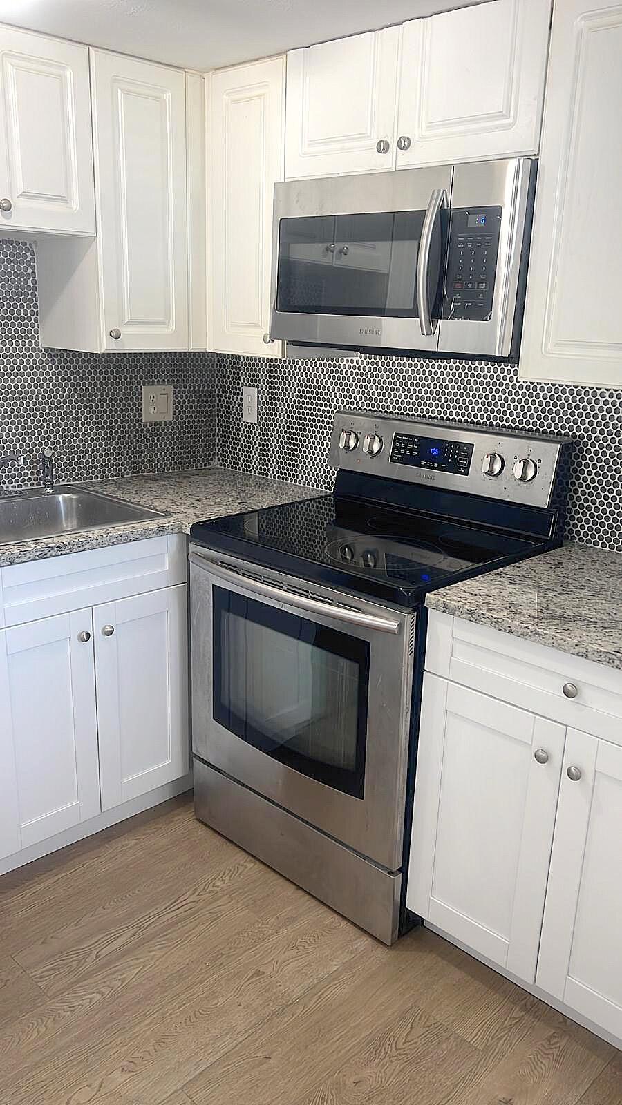 1501 Crescent Circle, Unit E45 Lake Park, FL 33403 - Photo 3 of 21 7E6D3102-9A7F-4A49-B882-AE143546CD77