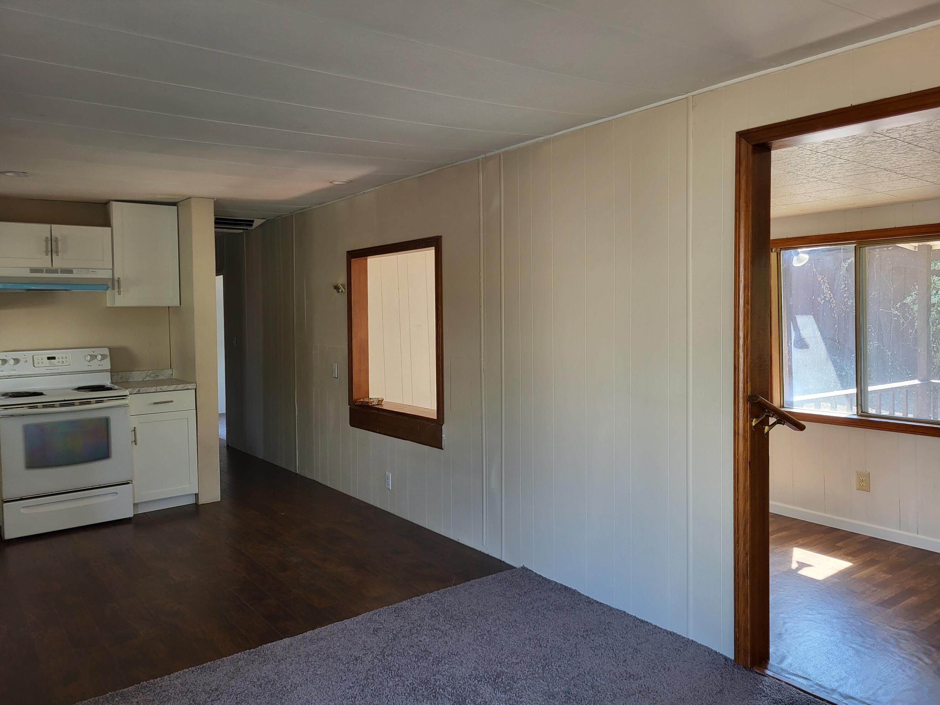 421 Stevens Road, Unit 46 Eagle Point, OR 97524 - Photo 11 of 24 20250904_114432