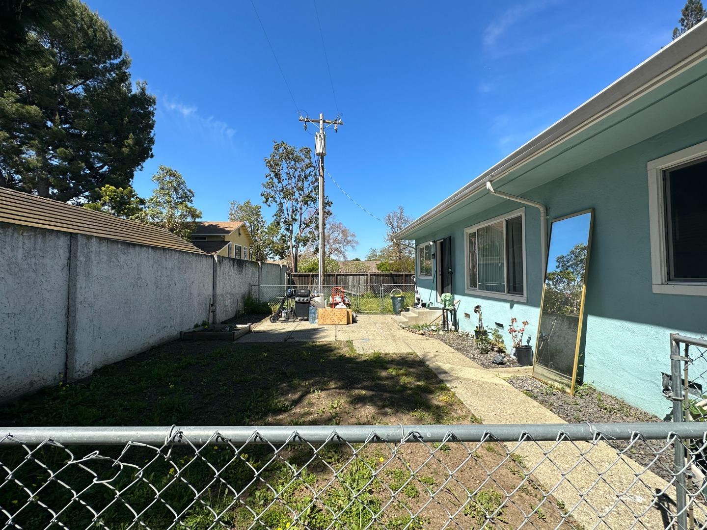 2986 Moorpark Avenue San Jose, CA 95128 - Photo 5 of 8 a view of a backyard with sitting area